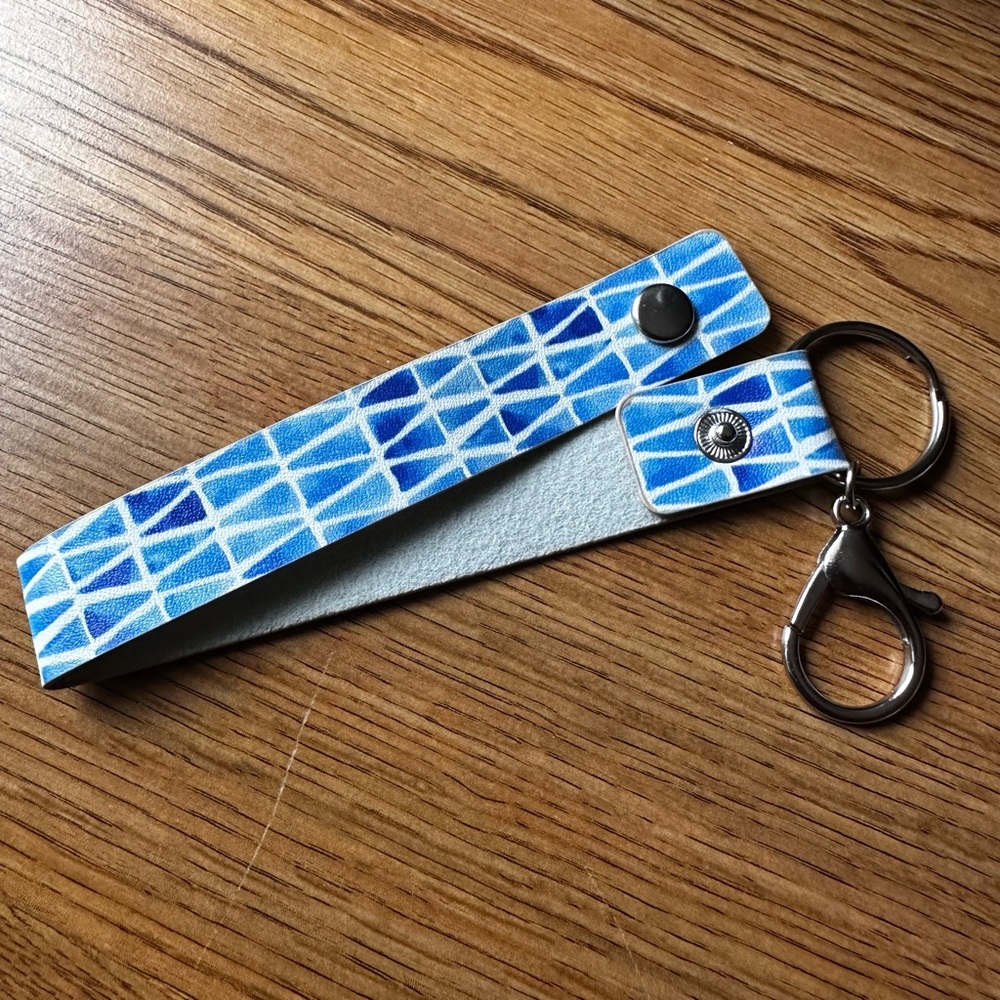 Blue Geometric Keychain - Picture 3 of 3